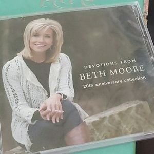 NWT: Two Disc Devotional Set